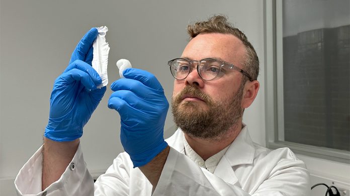 Abolish two birds with one stone — recycled polystyrene cloth that appears to be like enjoy fowl feather will also very neatly be aged to generate electrical energy from break vitality in air